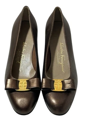 Zapatos sin cordones Salvatore Ferragamo Italia Vara de cuero con lazo de cobre tacón 9 B Foto 1 de 4