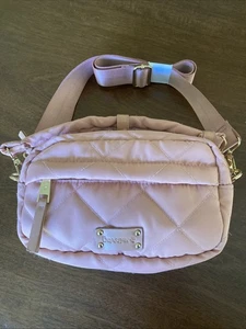 Borsa a tracolla Bearpaw con manico! Design trapuntato ~ colore blush ~ nuovo con etichetta - Foto 1 di 9
