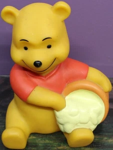 Salvadanaio vintage Disney Winnie The Pooh plastica gomma salvadanaio portamonete - Foto 1 di 4