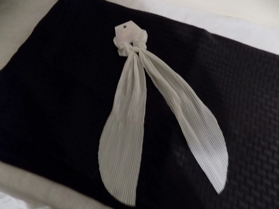 Scunci коллекции шарф Scrunchie, белый, 1 изделие - Изображение 1 из 1