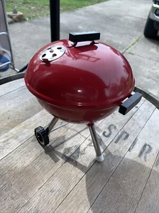 Red Weber Smoker Teleflora BBQ Mini Grill 8" x 6" Mancave Gift BBQ - Picture 1 of 5