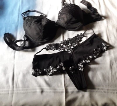 Sexy Damen Dessous Reizwäsche Set, Größe36 Schwarz mit Weiße Stickerei/ Neu  - Bild 1 von 3