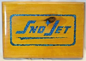 Vintage Sno Jet Wood Blue Metal Flake Display Sign Plaque Handmade! - Imagen 1 de 8