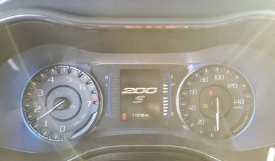Cuadro medidor velocímetro 200 OE 2015-2015 119 k millas Chrysler Foto 1 de 4