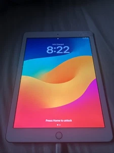iPad 6th Generation 9.7 Rose Gold (2018) With Box - Picture 1 of 4