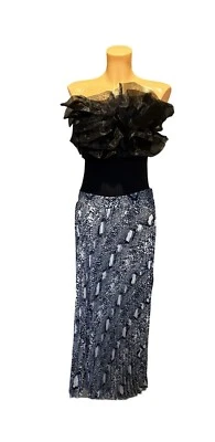 pleated skirt 10 long - Image 1 of 4