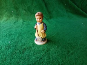 Hummer Club Goebel Figurine 1998/99 Germany - Picture 1 of 6