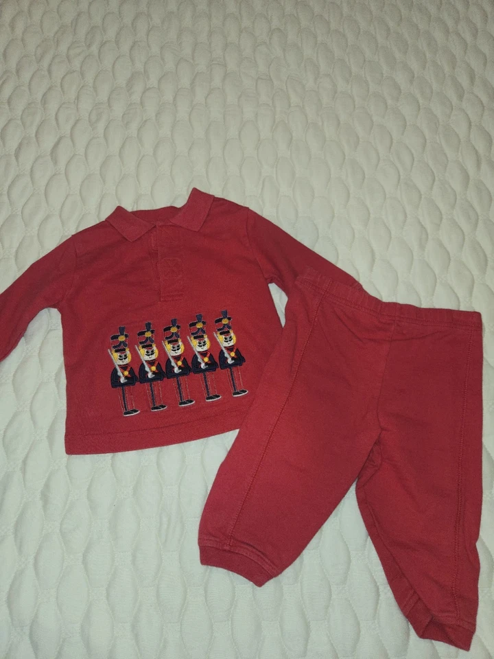 Juego de 2 piezas Class Club Vintage Baby Boys soldados rojos coleccionables talla 9mth Foto 1 de 4