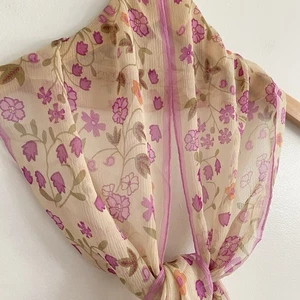 Anne Klein Silk Scarf Purple Flowers Feminine Pretty Beautiful Belle Sheer VTG - Picture 1 of 7