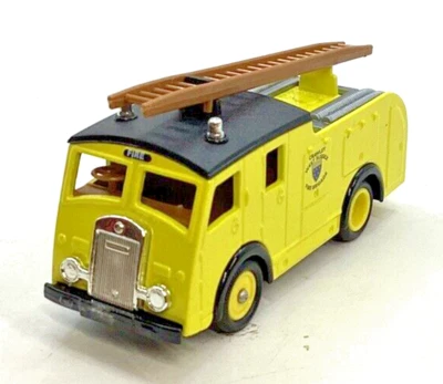 1:43 Dennis F8 Fire Engine 1955. Crawley Livery. 60003 Days Gone Vanguards. - Image 1 of 4