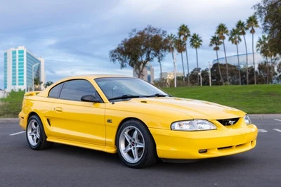 Ford Mustang GT 1995 Foto 1 de 4