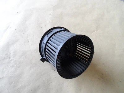 CITROEN C4 MK2 5 ДВЕРИ VTR +. 1.6HDi 2011.  ДВИГАТЕЛЬ ВЕНТИЛЯТОРА НАГРЕВАТЕЛЯ - Изображение 1 из 2