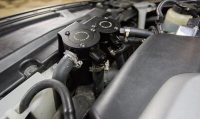 Kit de latas de captura de aceite con deflectores Mishimoto para Nissan 370Z 2009-2020 Foto 1 de 4