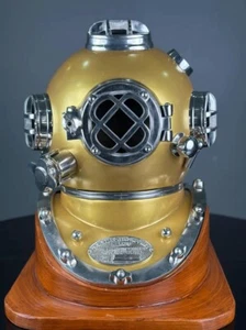 Taucherhelm Golden Coated Tiefsee Taucherhelm mit Holzsockel - Bild 1 von 7
