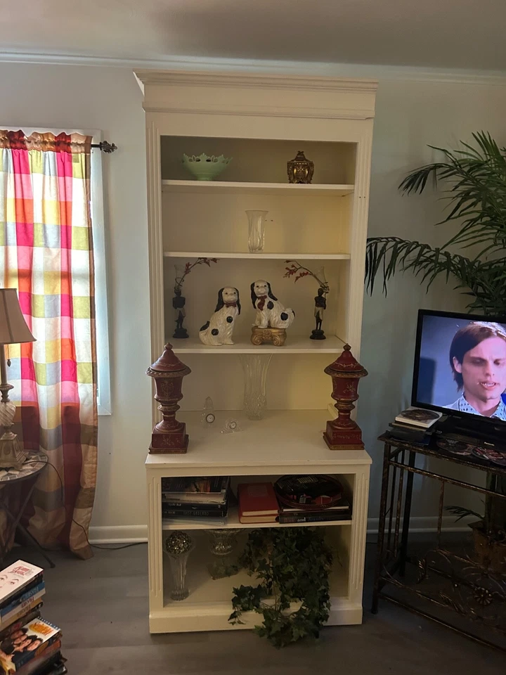 Hermosa vitrina hecha a medida  Foto 1 de 1