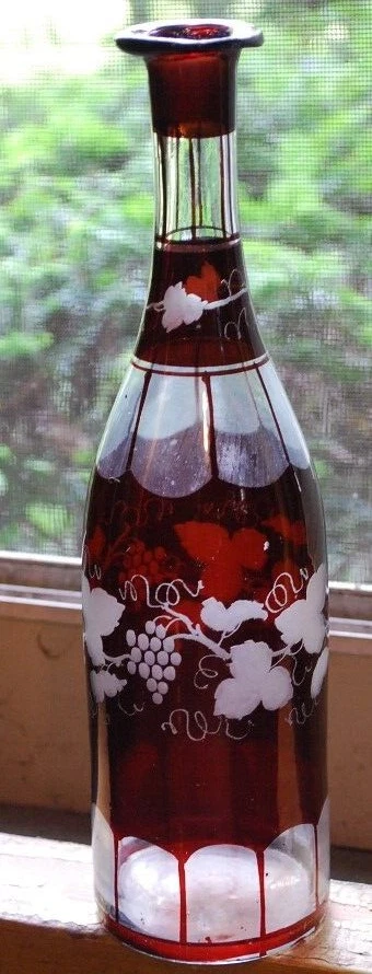 RARO Antiguo Victoriano GRABADO VID JARRA Arte Vidrio Corte a Mano PINTADO ROJO Foto 1 de 4