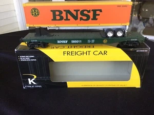 BNSF O SCALE FLAT CAR w/CONTAINER on CHASSIS - Picture 1 of 5