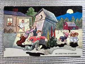 Eine aufregende Situation Kinder geben einem Plumpsklo Trinkgeld Comic Chrom Postkarte HS Crocker - Bild 1 von 2