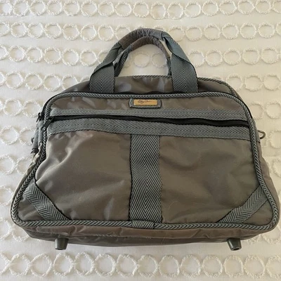 Bolsa de viaje vintage Oleg Cassini gris lona de mano durante la noche fin de semana Foto 1 de 4