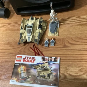 LEGO Star Wars: Sandspeeder (75204) mit Minifiguren & Anleitung 99% vollständig - Bild 1 von 4