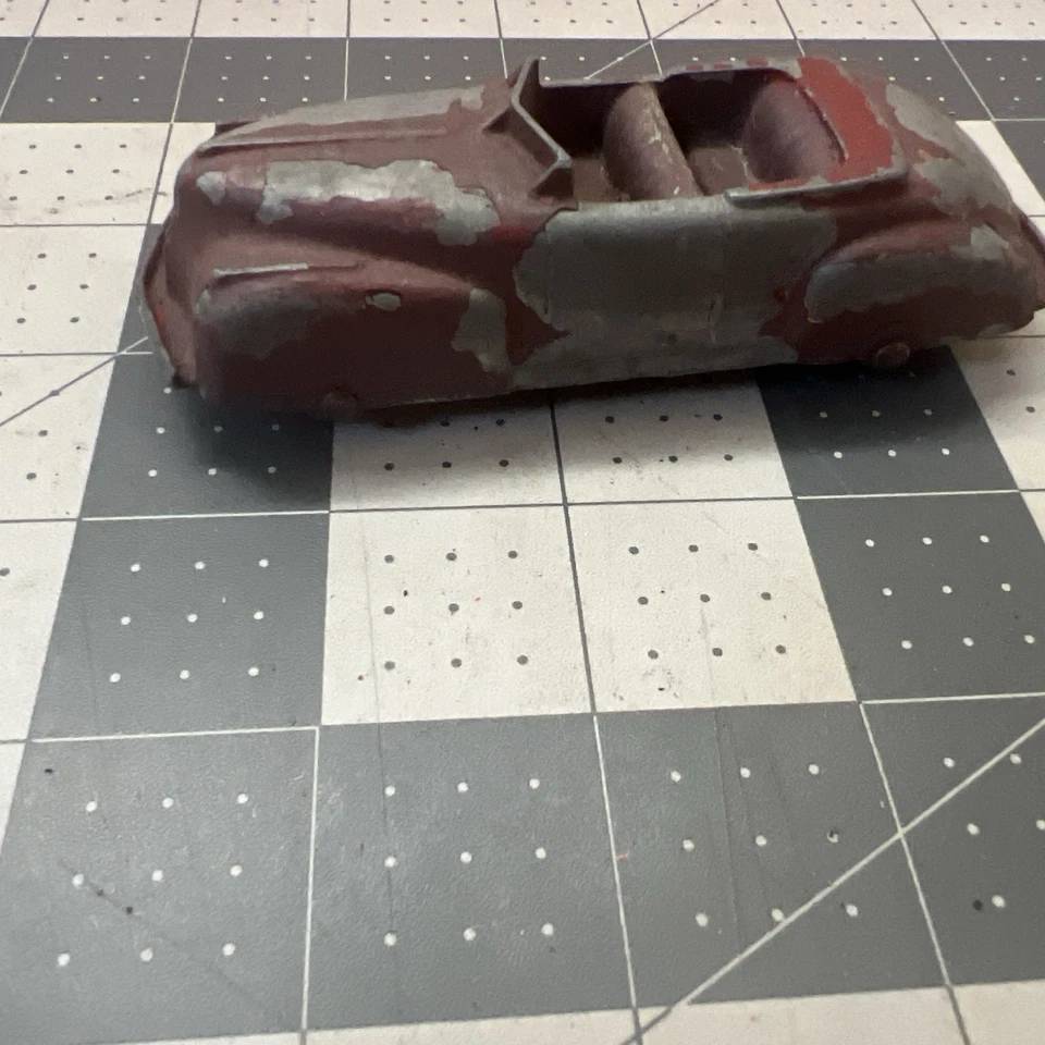 1941 Chrysler Windsor conversível por TootsieToy feito nos EUA 4” brinquedo de aço prensado - Imagem 1 de 4