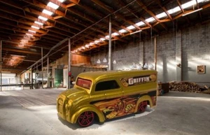 Hot Wheels Dairy Delivery Van Griffin Where Eagles Will Not Dare - Picture 1 of 3