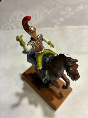 BRITAINS, UNKNOWN IMPERIAL GUARD OFFICER NEW IN INCORRECT BOX, READ! - Image 1 of 3