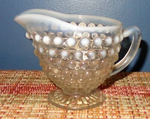 Brocca vintage Hobnail pietra di luna crema trasparente piedi depressione vetro ancoraggio gancio - Foto 1 di 4