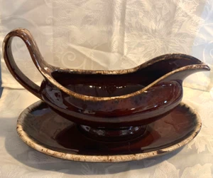 HULL VINTAGE Brown Drip Pottery Gravy Boat with Matching Underplate - Picture 1 of 11