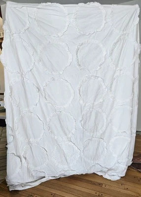 Funda nórdica Pottery Barn Teen completa/reina con volantes circulares blancos apagados Foto 1 de 4