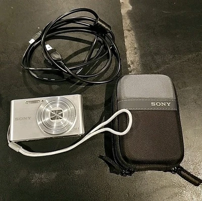 Sony Cyber-Shot DSC-W830 Digital Camera Silver, 20.1MP, 8X Zoom W/Charger & Case - Image 1 of 4