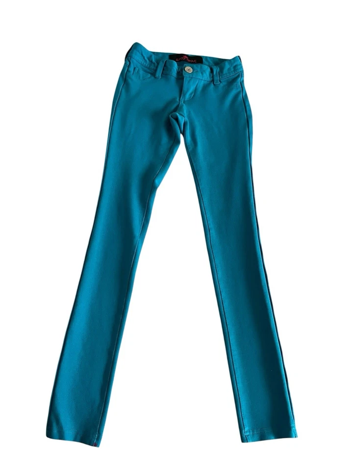 Pantalones de mezclilla elásticos suaves turquesa talla pequeña jeggings casi famosos para mujer Foto 1 de 4