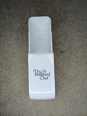 The Pampered Chef Adjustable Measuring Cup ~ Measures Cups & ML 1/4 - 1 Cup - Image 1 of 4