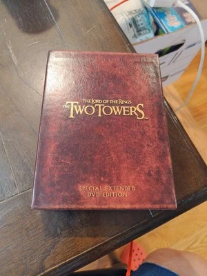 Lord of the Rings The Two Towers Special Extended Edition 4 DVD'S & BOOKLET - Image 1 of 3