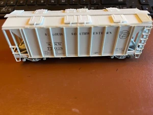 BOWSER #56110 New Haven ACF 70 Ton 2-Bay Covered Hopper Built-up METAL WHEELS - Picture 1 of 6