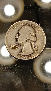 Silver coin collectors from year 1942 silver .25 cent quarter - Picture 1 of 2
