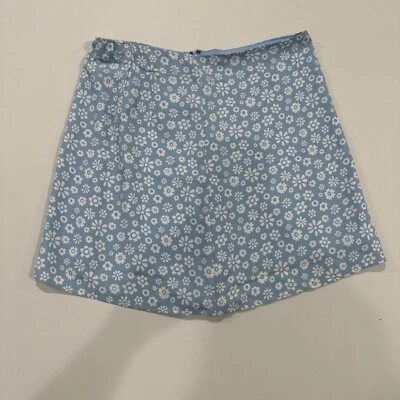 Hollister Ultra High Rise Light Blue Floral Mini Skirt Lines Size Medium NWOT - Image 1 of 4