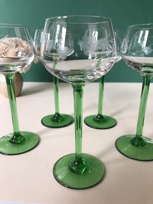 6 verres à vin blanc d'alsace pied vert gravés raisin - Photo 1/4