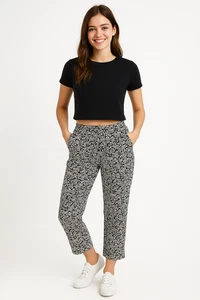 Lands’ End Womens Pants Size XS Black White Floral Cotton Pull-On Cropped sport - Picture 1 of 10