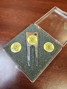 Herramienta de divot de golf vintage del Departamento de Policía de Detroit con logotipos extra magnéticos - Imagen 1 de 4