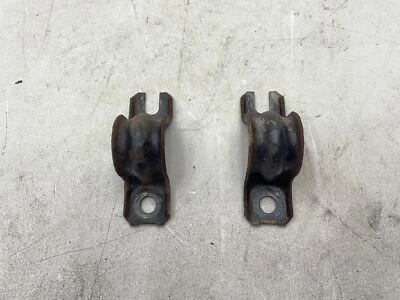 Комплект кронштейнов для крепления задней стабилизатора подвески для Nissan 350Z 2003-2008 годов выпуска слева и справа от оригинального производителя KW482 - Изображение 1 из 4