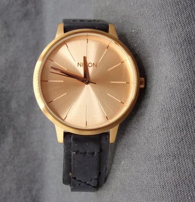 Women's NIXON "The Kensington" Watch w/ New Battery - Works Great!   a77 - Image 1 of 4