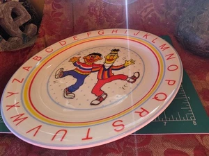 Plaza Sésamo Bert Ernie Muppets Inc. Placa de porcelana alfabeto JMP marketing usada en excelente estado - Imagen 1 de 9
