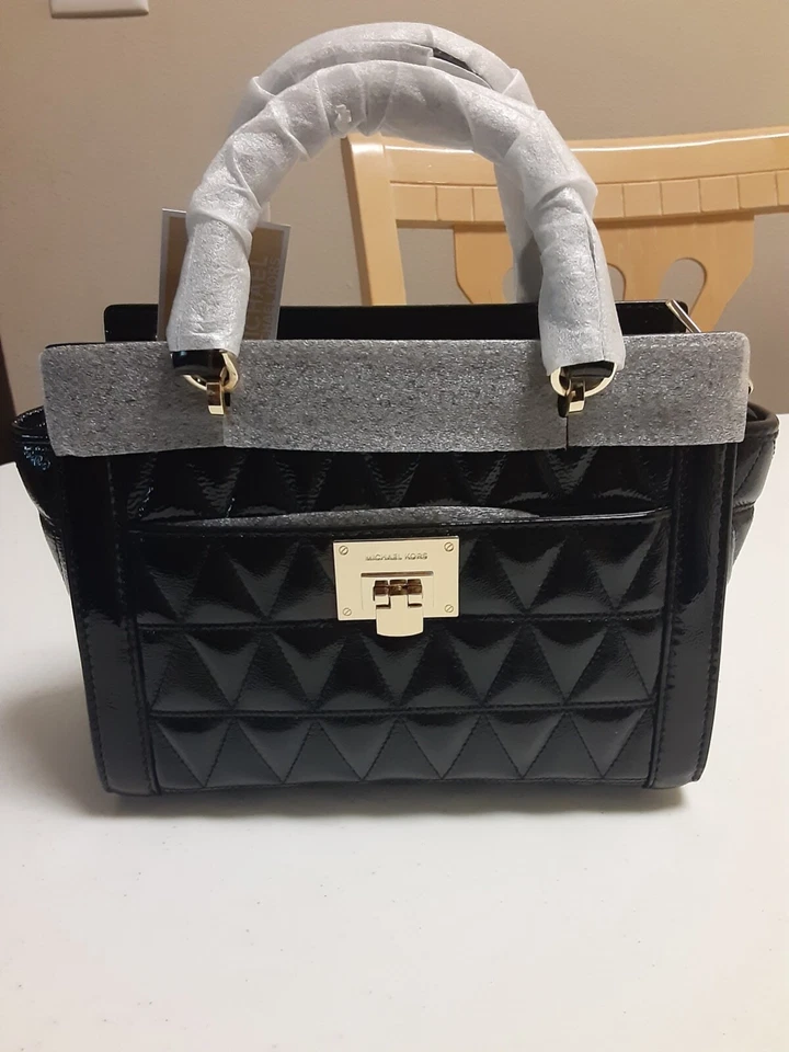 Michael Kors Vivianne Small Top Zip Messenger Quilted Patent 35f7gvam1a