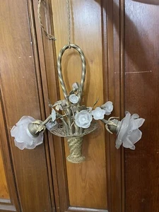 Antiker französischer Messing geflochtener Korb Blumen Milchglas Rosen Kronleuchter Lampe - Bild 1 von 13