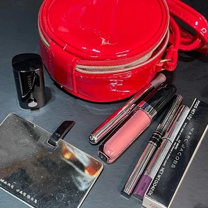 Marc Jacob’s Red Cross body Makeup Bag with 7 travel Size Piece plus bag - Picture 1 of 4