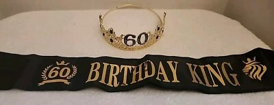 Mens 60th Birthday Crown And Sash Foto 1 de 4