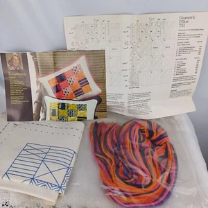 Kit de almohada geométrica Creative Crewel de colección 7311 abierto diseño 1973 Erica Wilson - Imagen 1 de 7
