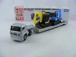 Isuzu Giga Low Loader Heavy Haulage Excavator, Takara Tomy Tomica #149, approx. 1/100 - Picture 1 of 4