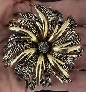 Vintage ART Signed Sunburst Flower Two-Tone Brooch Gold Silver Arthur Pepper - Picture 1 of 16